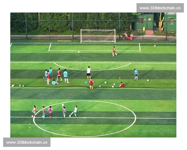 高清实时足球比赛APP下载畅享全球赛事数据分析社区体验 - 副本 (5) - 副本